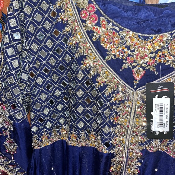 ** Brand New ** Designer Pakistani Dress - Picture 3 of 4
